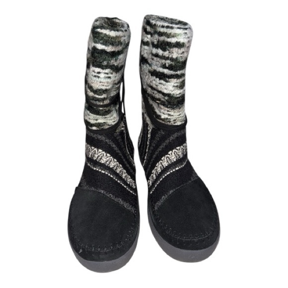 Stylish Black and White Women's Boots - Picture 5 of 8